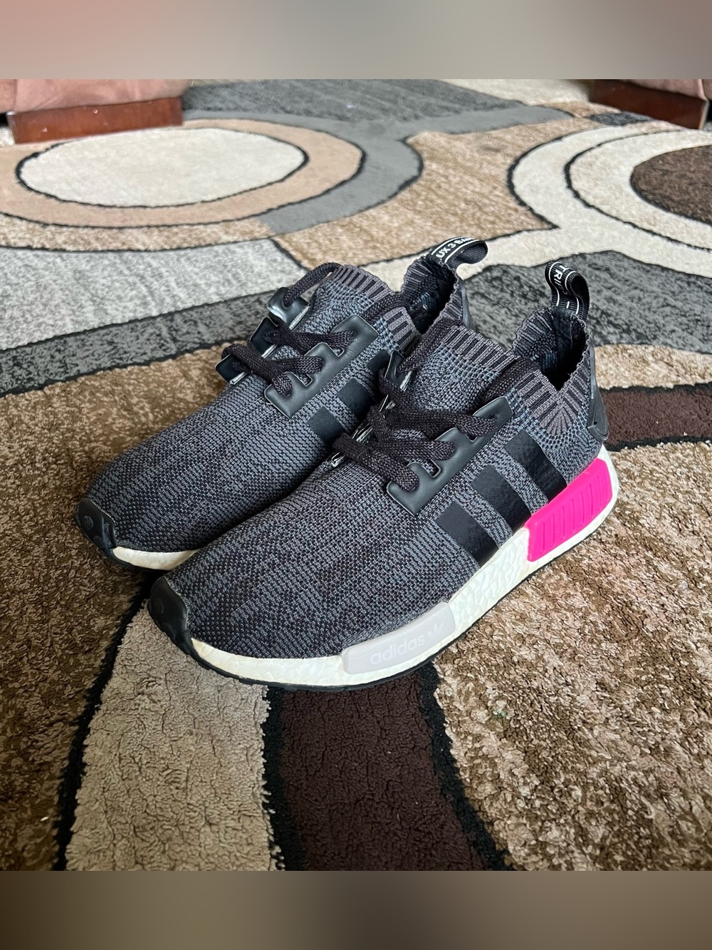 Women’s Adidas NMD R1 Primeknit Size 9.5